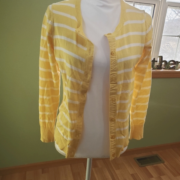 Liz Claiborne Sweaters - Liz Claiborne cardigan medium petite
